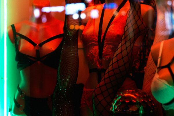1strip show Naxos